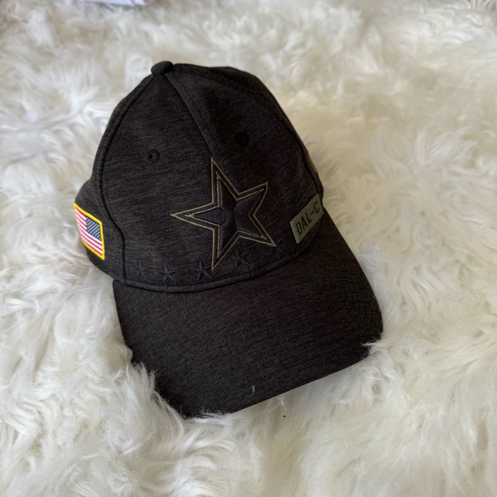 New Era Dallas Cowboys Camo Salute to Service 9FIFTY Snapback Adjustable Cap - Picture 2 of 5
